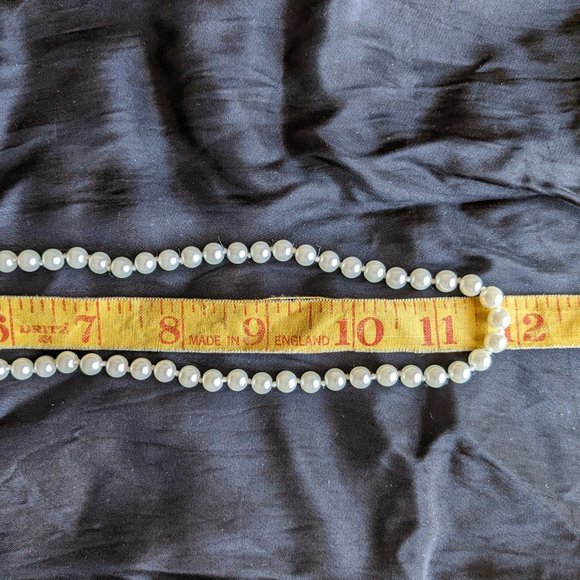 Vintage Hand Knotted White Czech Glass Pearl Bead Necklace Fancy Clasp 24 - Picture 7 of 9